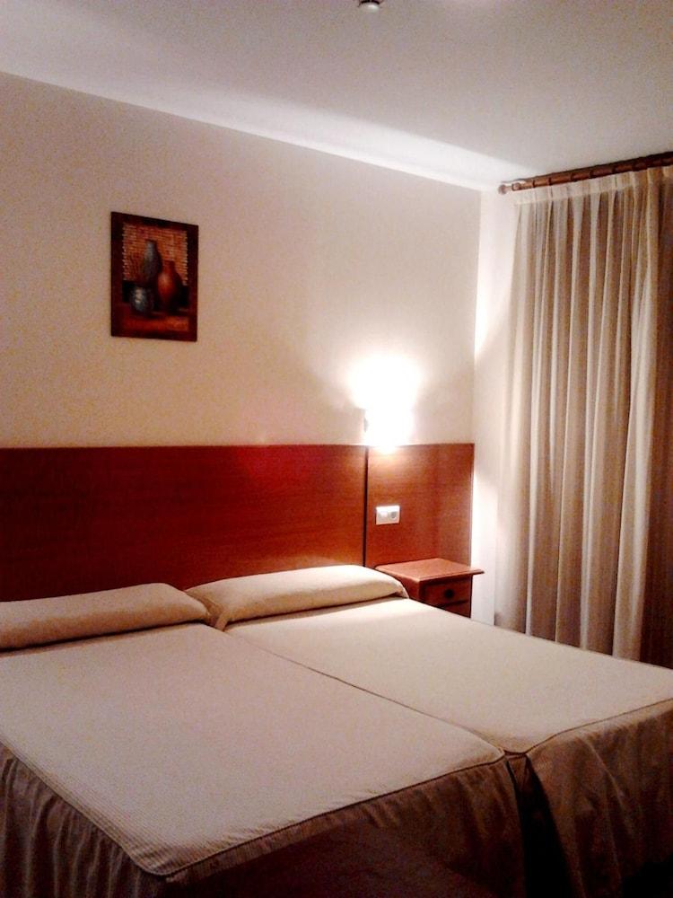 ยูริโก Hotel โตเลโด ภายนอก รูปภาพ